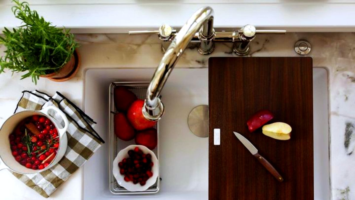 Do all kitchen faucets fit all sinks