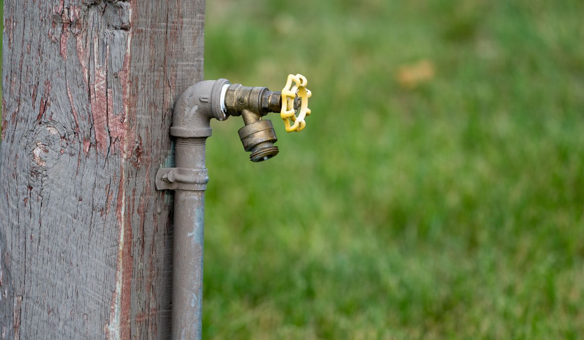 This is Exactly How to Loosen a Stuck Water Spigot