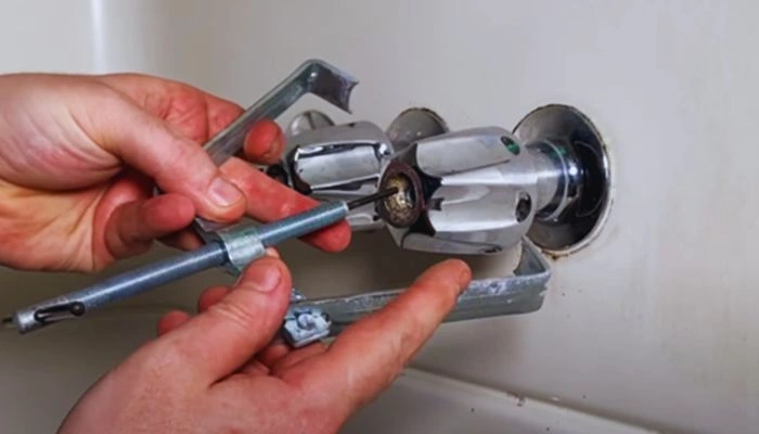 Using Handle Puller