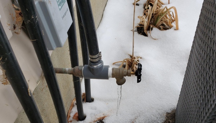 How to Thaw a Frozen Outdoor Faucet
